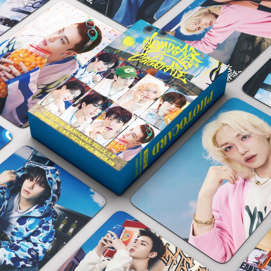 KIT DE CARTES PHOTO CREUX STRAY KIDS MERCH 127 PIÈCES (55 CARTES PHOTO + 72 AUTOCOLLANTS)