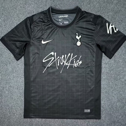 T-SHIRT STRAY KIDS TOTTENHAM