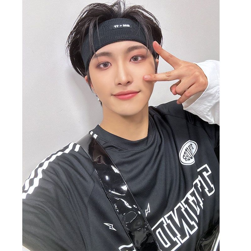 T-SHIRT BREAK THE WALL 100 % COTON PRODUIT PAR ATEEZ