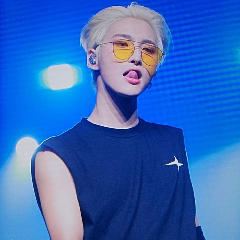 ATEEZ MERCH BREAK THE WALL CHEMISES 100% COTON (noir et blanc)