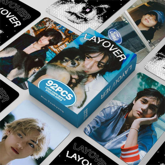 V LAYOVER PHOTOCARDS 92 PCS (60 PHOTOCARTES + 32 AUTOCOLLANTS)