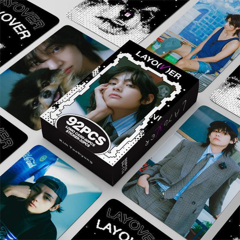 V LAYOVER PHOTOCARDS 92 PCS (60 PHOTOCARTES + 32 AUTOCOLLANTS)