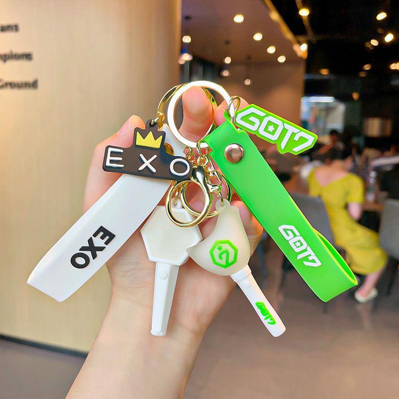 PORTE-CLÉS LIGHTSTICKS DIVERS GROUPES KPOP