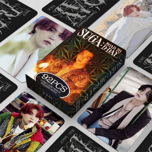 PHOTOCARTES SUGA : ROAD TO D'DAY 92 PCS (60 PHOTOCARTES + 32 STICKERS)