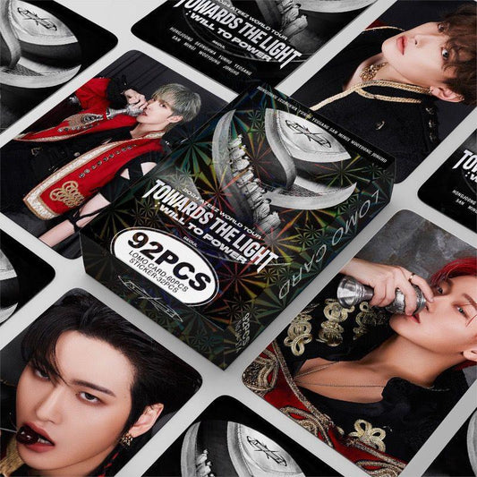 PHOTOCARDS ATEEZ 2024 VERS LES LIGHTKITS 92 PCS (60 PHOTOCARDS + 32 STICKERS)