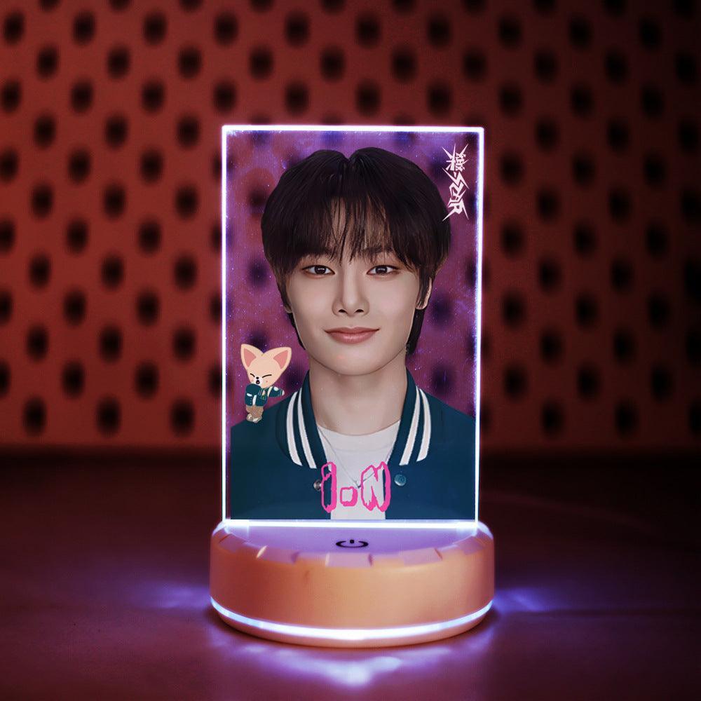 STRAY KIDS LED USB LUMIÈRES CHANGEANTES DE COULEUR (7 COULEURS) tous les membres !