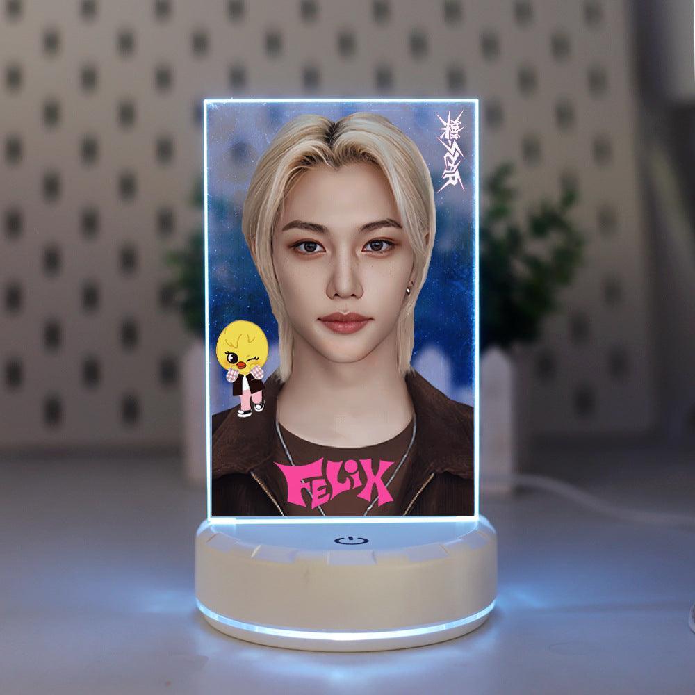 STRAY KIDS LED USB LUMIÈRES CHANGEANTES DE COULEUR (7 COULEURS) tous les membres !