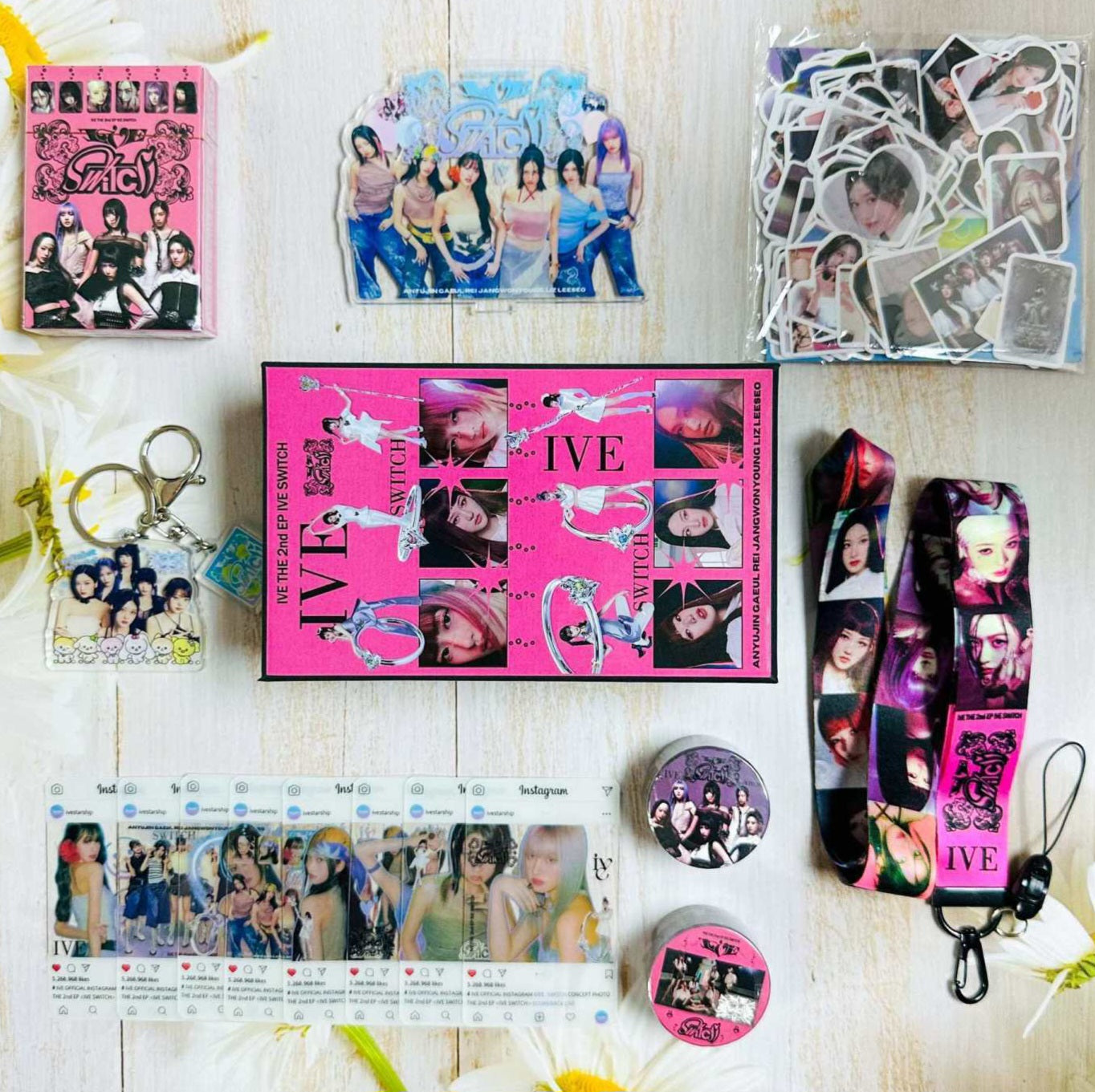 IVE MERCH BOX SWITCH 166 PCS (COFFRET CADEAU AVEC PLUSIEURS ARTICLES !✨)