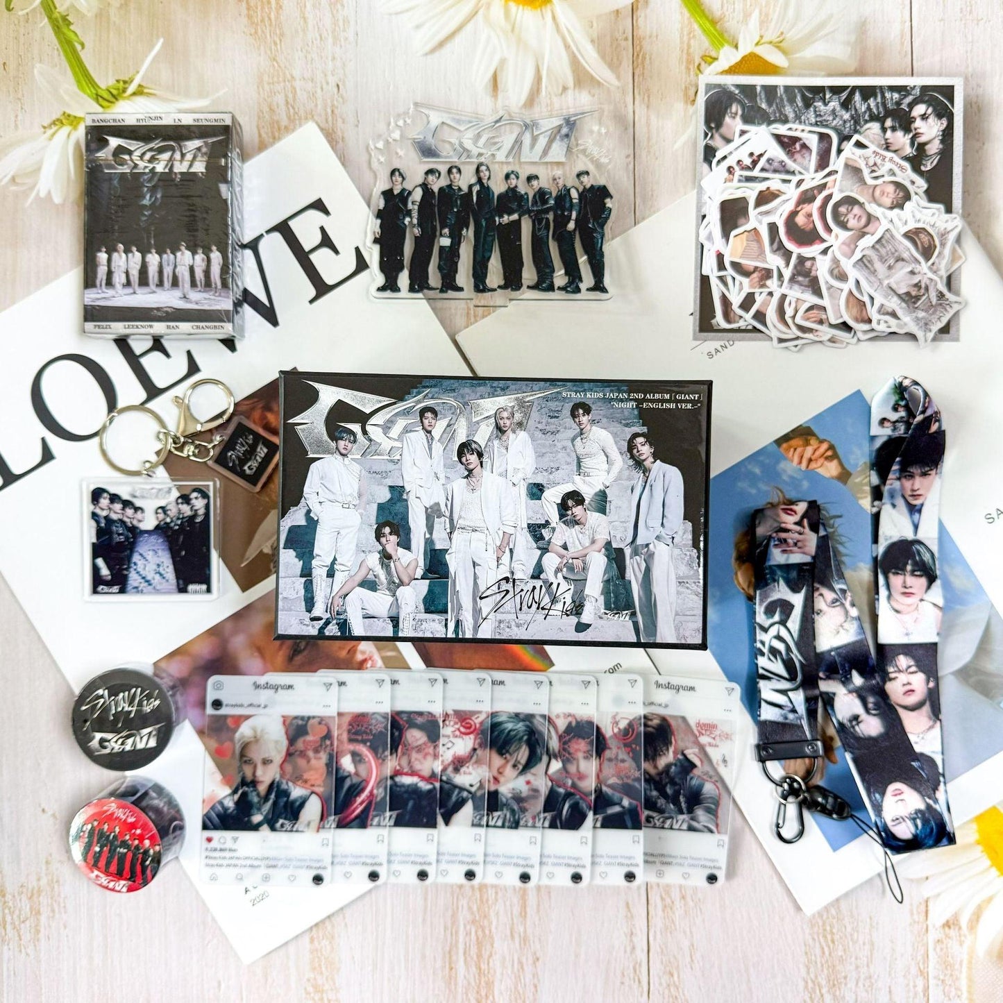 KIT GÉANT STRAY KIDS AVEC 165 PIÈCES (COFFRET CADEAU AVEC PLUSIEURS ARTICLES !✨)
