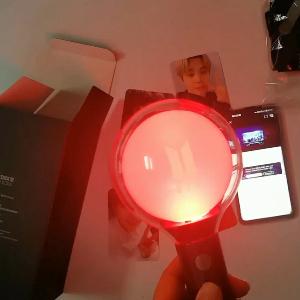 BTS ARMYBOMB - LIGHTSTICK AVEC PHOTOCARTES VERSION 3 ET VERSION 4