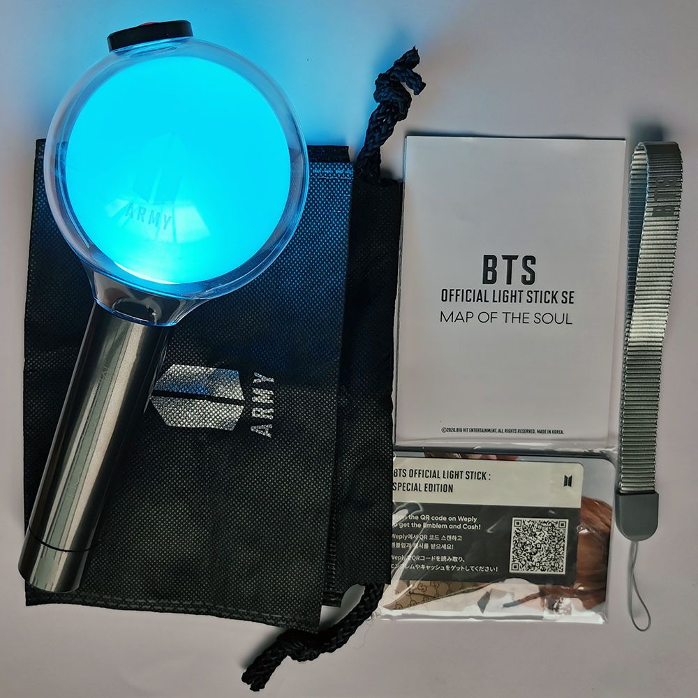 BTS ARMYBOMB - LIGHTSTICK AVEC PHOTOCARTES VERSION 3 ET VERSION 4