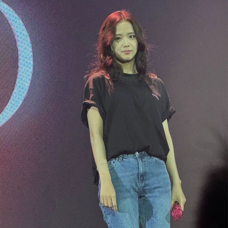 T-SHIRTS JISOO (BLACKPINK) AMORAGE 100% COTON