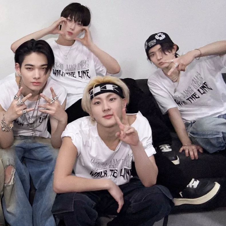 T-SHIRT ENHYPEN 2025 WALK THE LINE 100% COTON