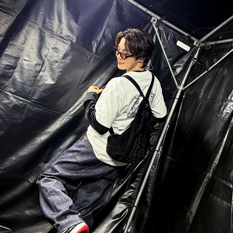 T-SHIRTS JHOPE HOPE ON THE STAGE TOUR 100% COTON (différents modèles)