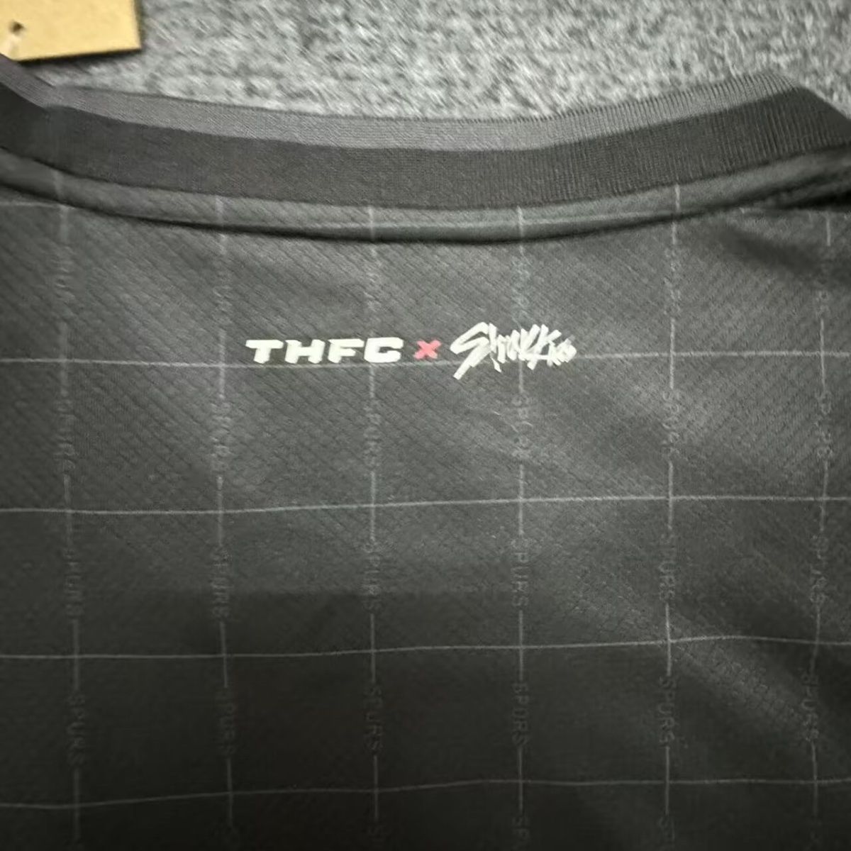 T-SHIRT STRAY KIDS TOTTENHAM