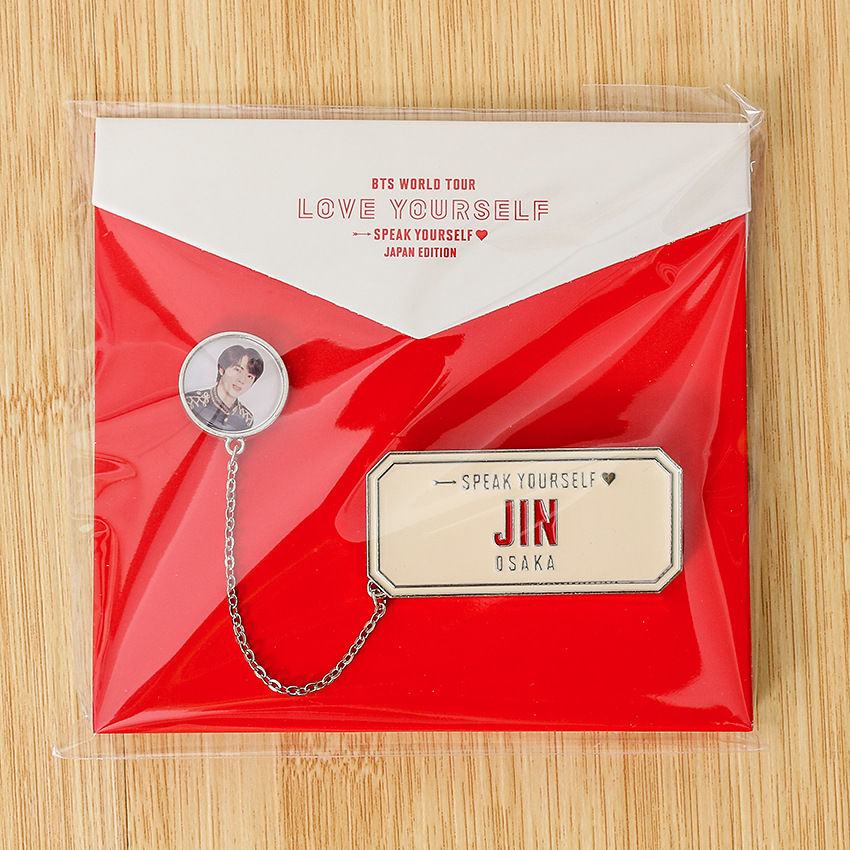 PIN'S DE LA TOURNÉE LOVE YOURSELF DES PRODUITS BTS
