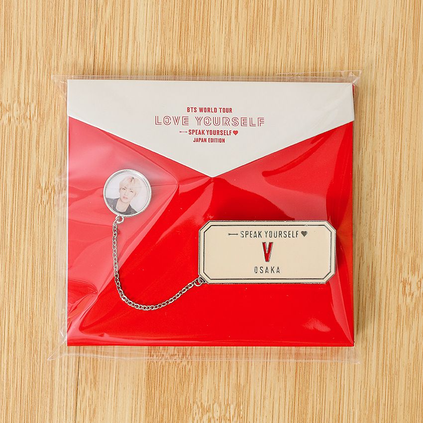 PIN'S DE LA TOURNÉE LOVE YOURSELF DES PRODUITS BTS