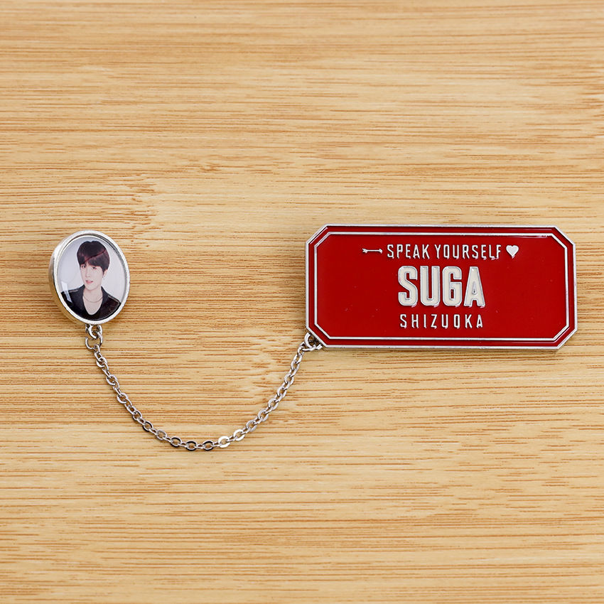 PIN'S DE LA TOURNÉE LOVE YOURSELF DES PRODUITS BTS