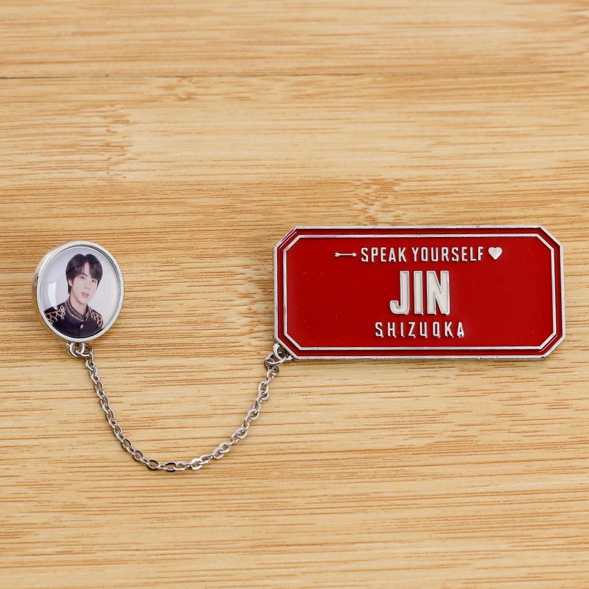 PIN'S DE LA TOURNÉE LOVE YOURSELF DES PRODUITS BTS