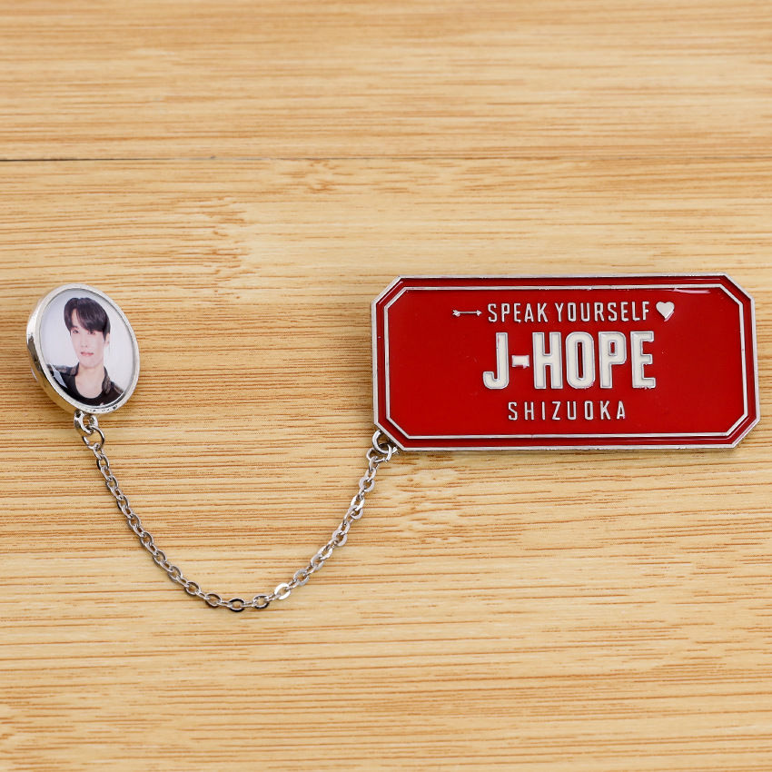 PIN'S DE LA TOURNÉE LOVE YOURSELF DES PRODUITS BTS