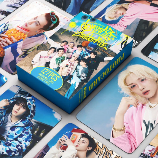 KIT DE CARTES PHOTO CREUX STRAY KIDS MERCH 127 PIÈCES (55 CARTES PHOTO + 72 AUTOCOLLANTS)