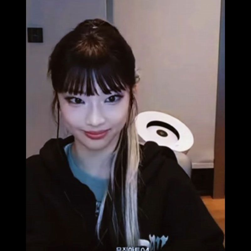 SWEAT À CAPUCHE BABYMONSTER ON MONTE