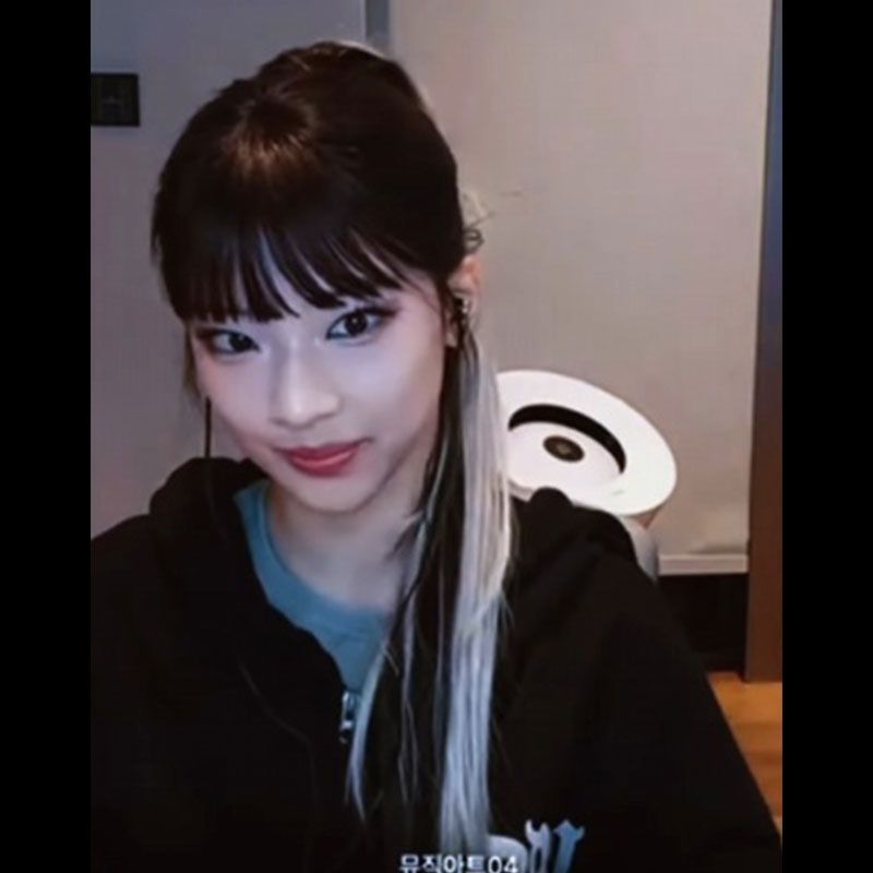 SWEAT À CAPUCHE BABYMONSTER ON MONTE