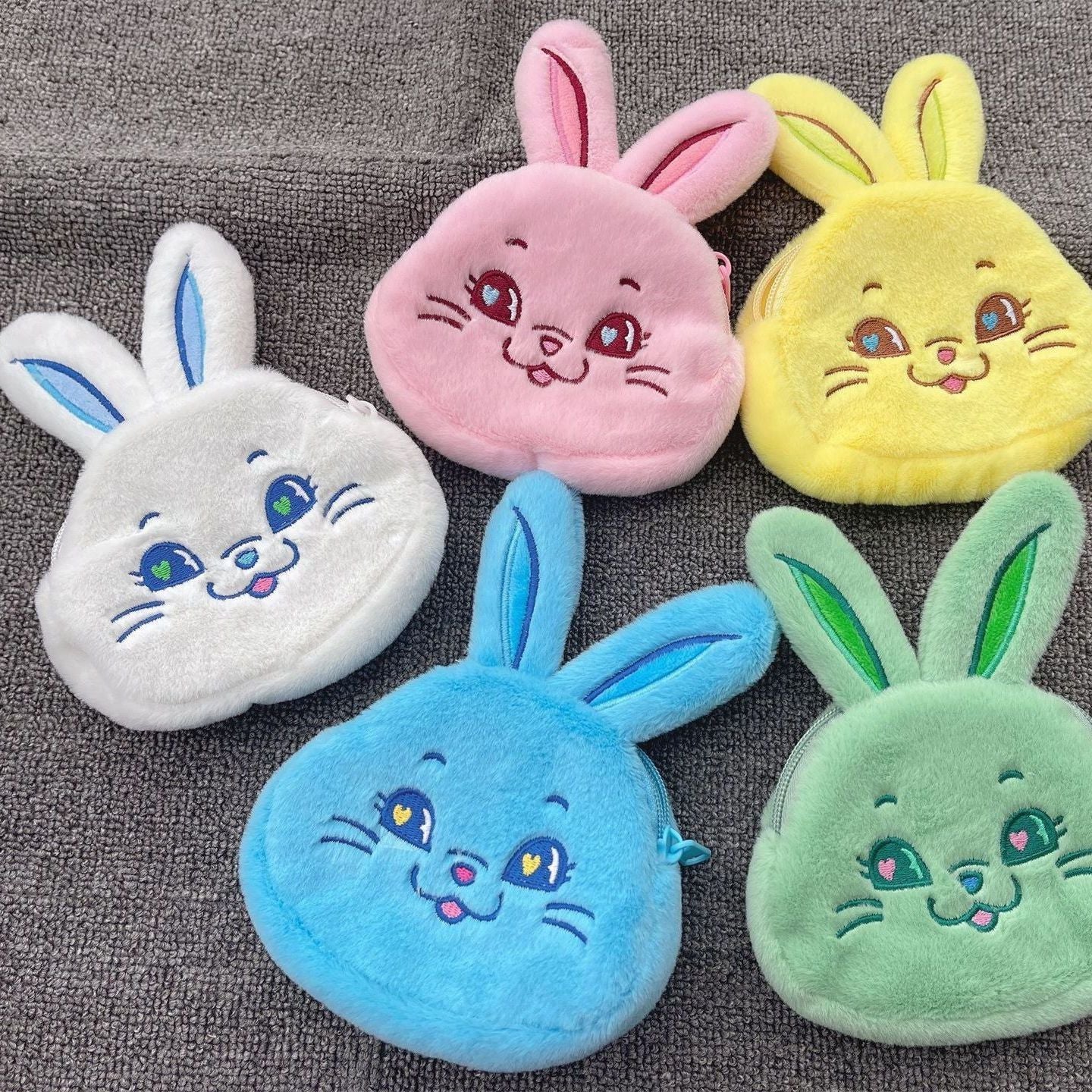 PELUCHES NEWJEANS GET UP (28 cm)