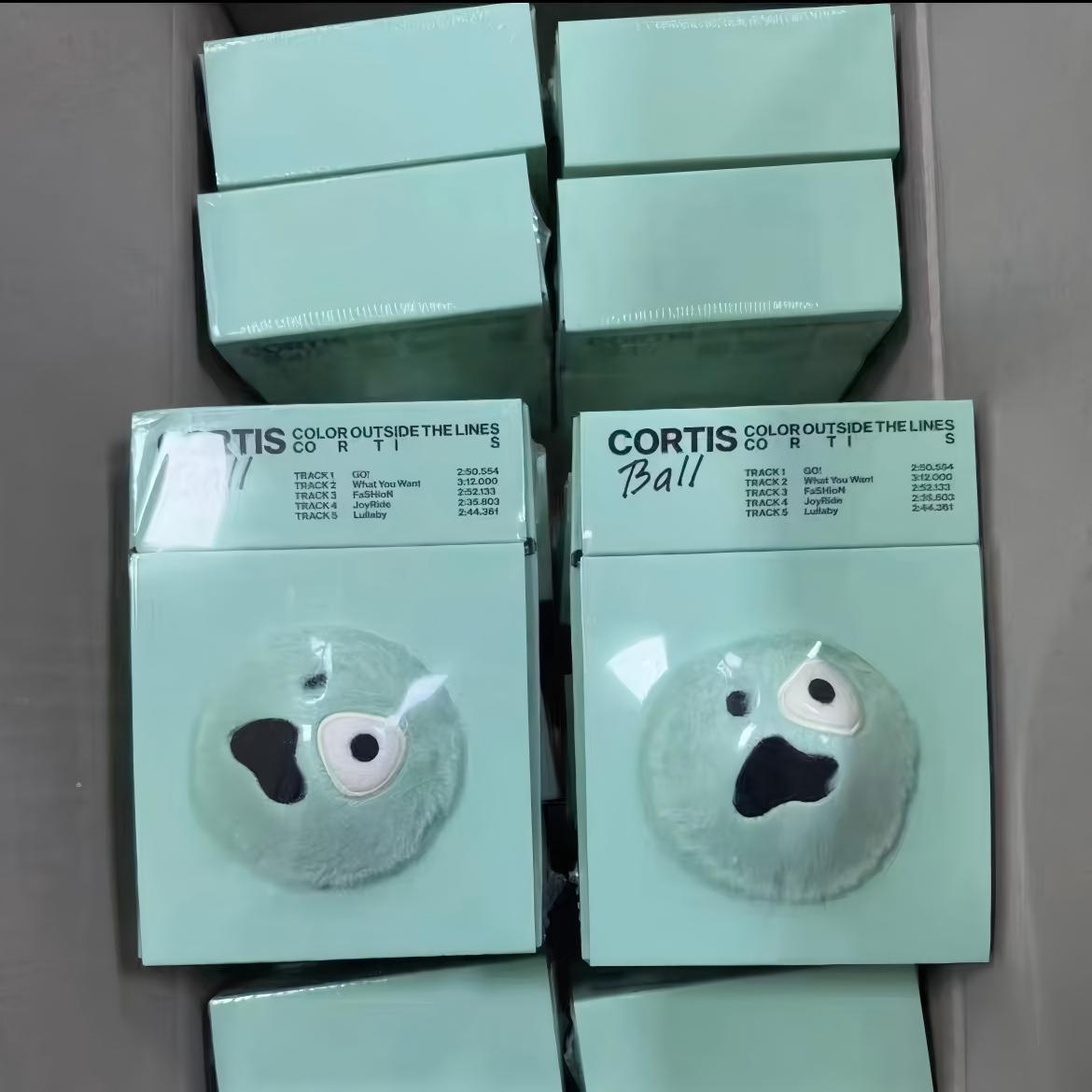 PORTE-CLÉS EN PELUCHE CORTIS