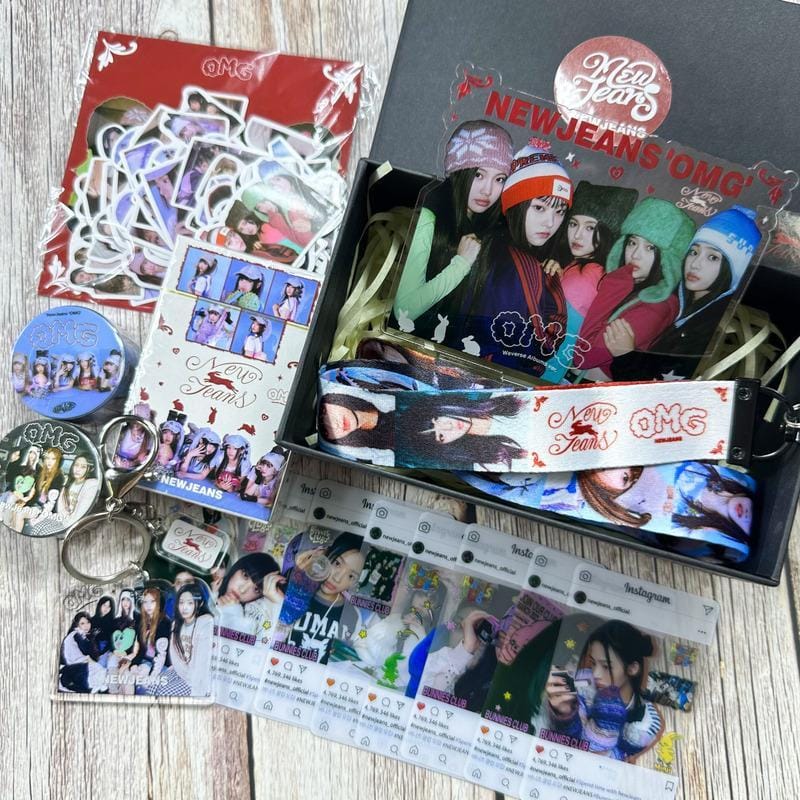 KIT 92 PCS (60 CARTES PHOTO + 32 AUTOCOLLANTS) NEWJEANS GET UP