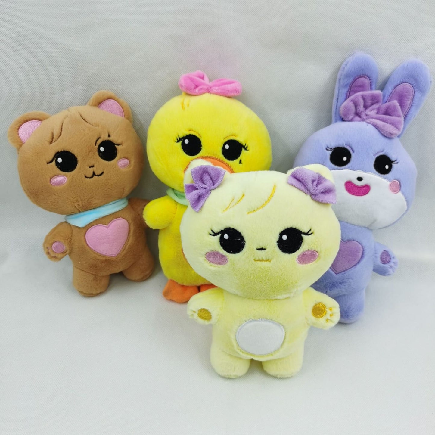 PELUCHE PERSONNAGE DE LA TOURNÉE BLACKPINK