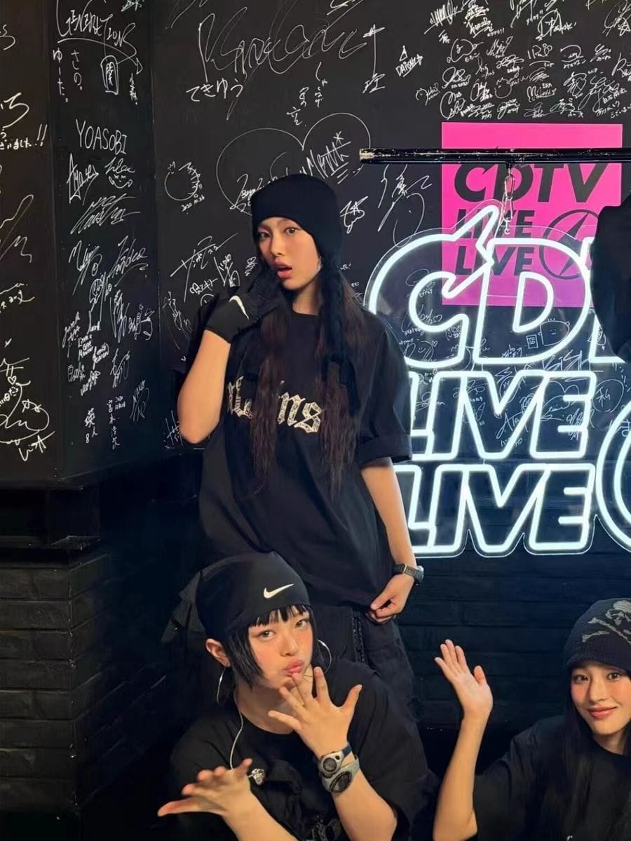 T-SHIRT NEWJEANS 100% COTON