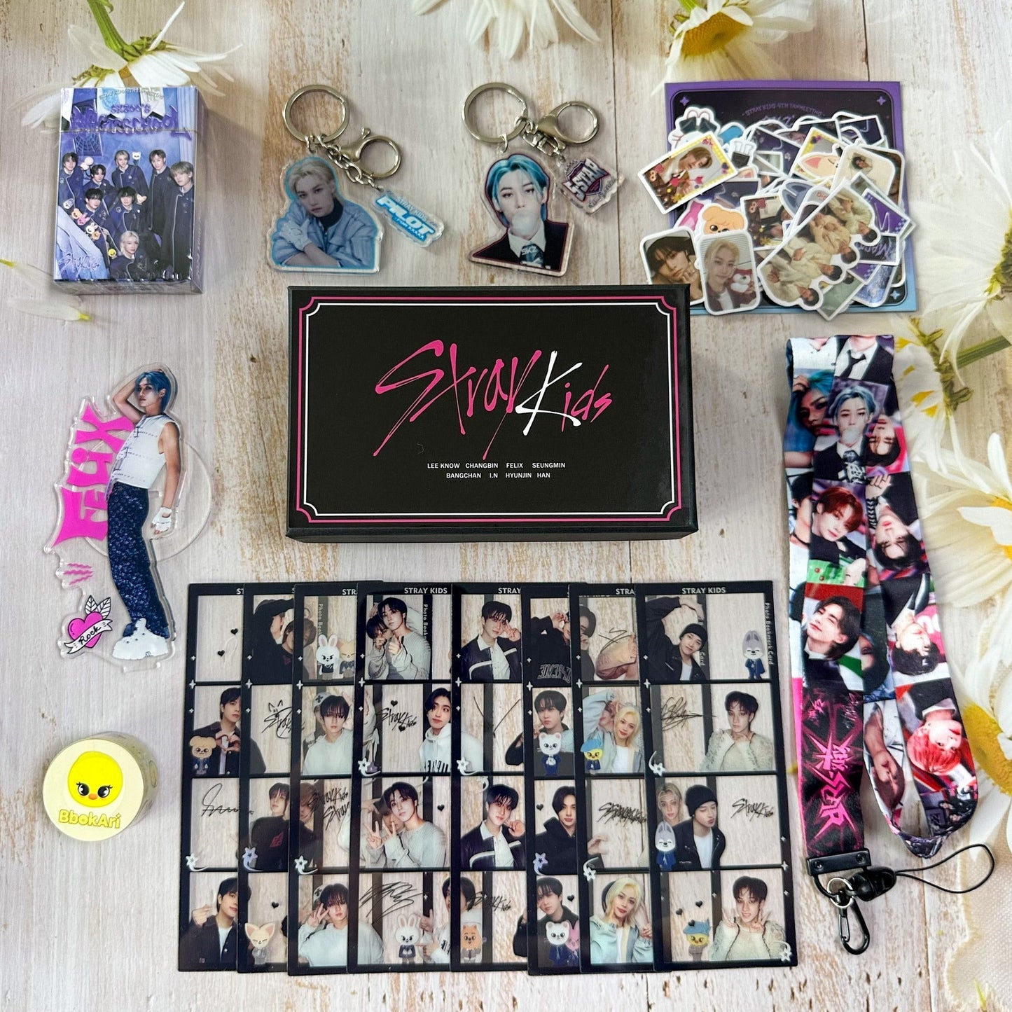 COFFRET CADEAU STRAY KIDS (TOUS LES MEMBRES)