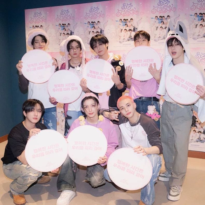 T-SHIRT À MANCHES LONGUES STRAY KIDS SKZ 5'CLOCK