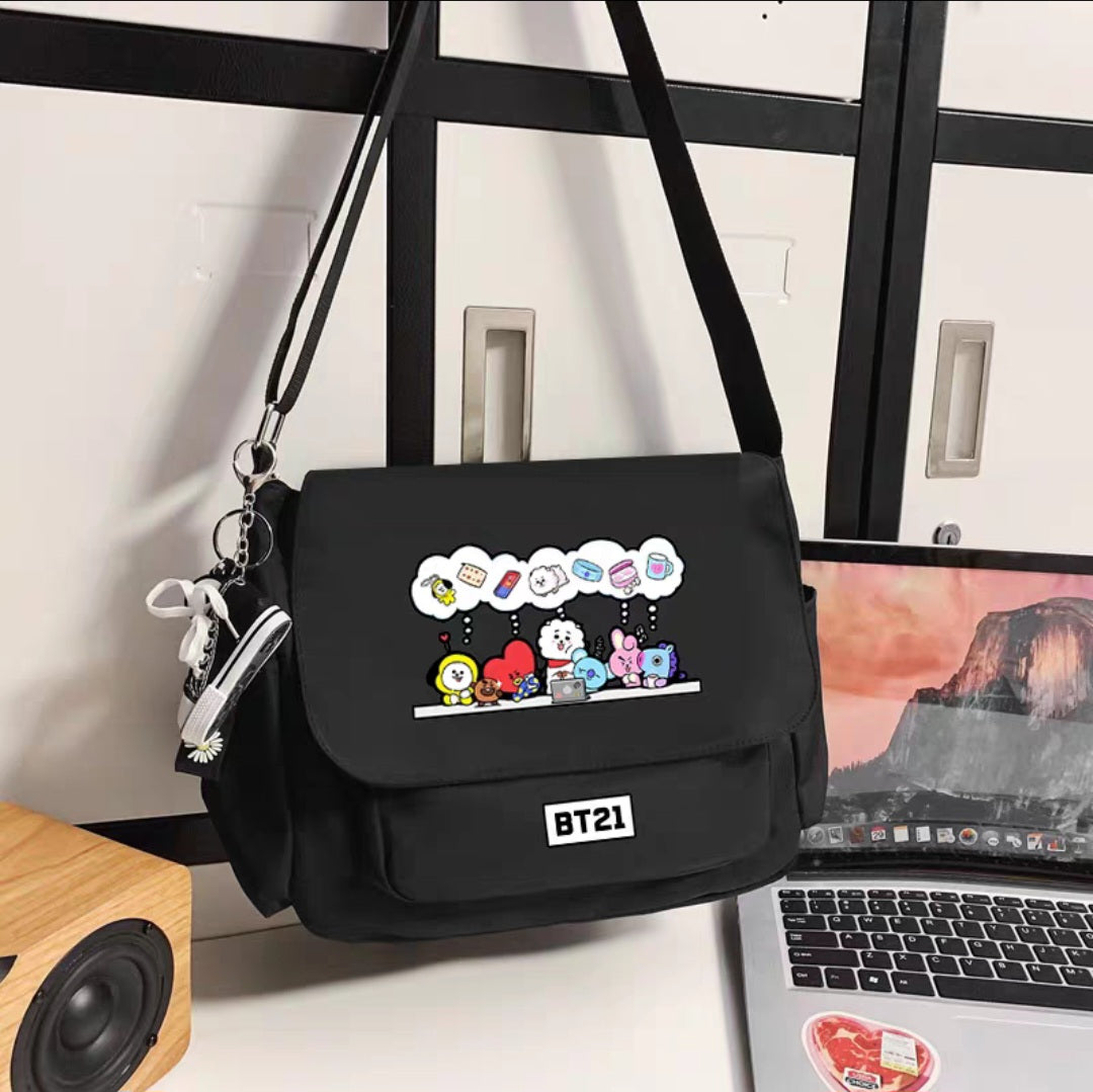 SAC BTS BT21 DIVERS MODÈLES (noir et blanc)