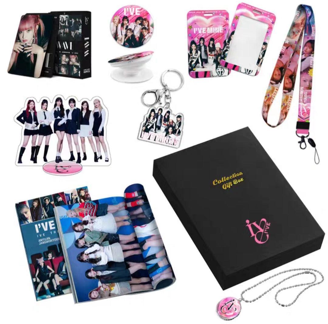 KIT AVEC LIVRE PHOTO, CARTES PHOTO, COLLIER, POP SOCKET ET + ARTICLES (DIFFÉRENTS GROUPES !✨)