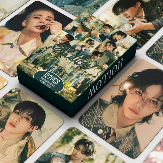 KIT DE CARTES PHOTO CREUX STRAY KIDS MERCH 127 PIÈCES (55 CARTES PHOTO + 72 AUTOCOLLANTS)