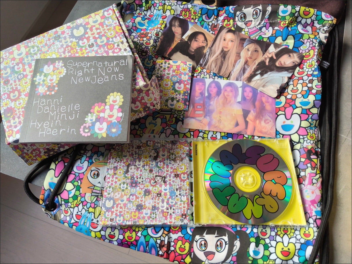 SAC À CORDON NJZ NEWJEANS AVEC BOÎTE PERSONNALISÉE ET ACCESSOIRES